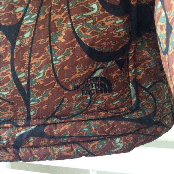 The North Face Brown Puffer Jacket - Picture 11 of 16